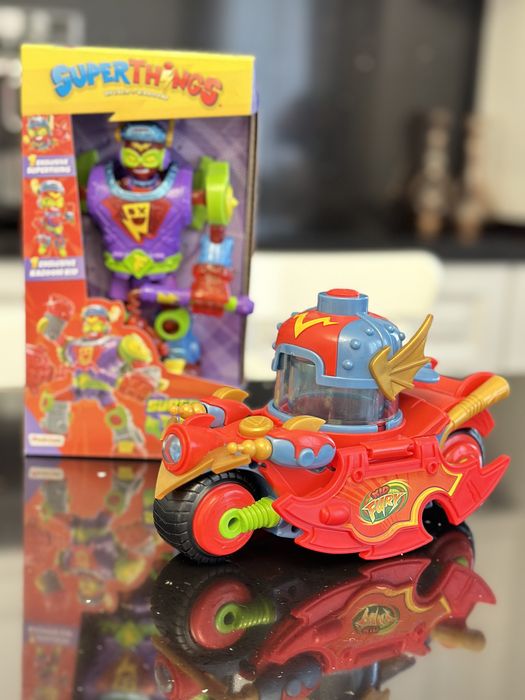 Superbot Fury Storm + Kazoom Kid & vehiculul Speed Fury