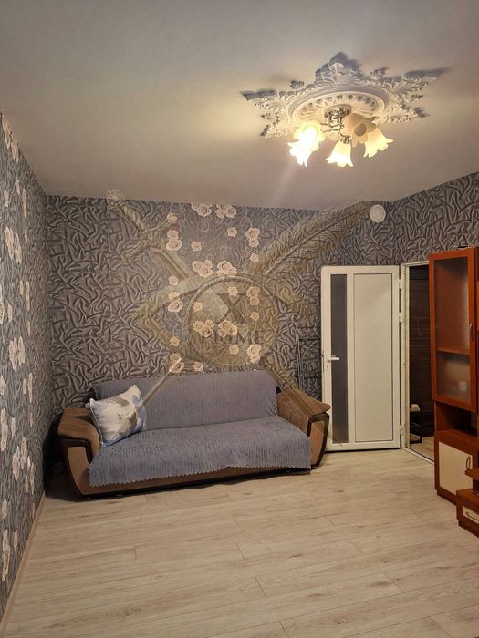 Тристаен апартамент във Възраждане 2! 21936462