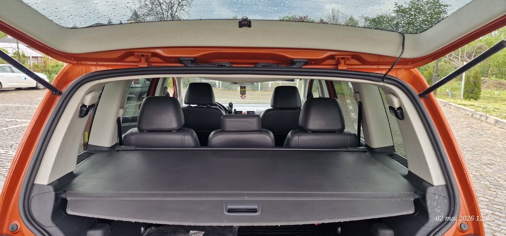 Volkswagen Touran , 7 locuri, 2009!
