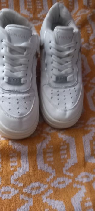 Adidași de damă numărul 35