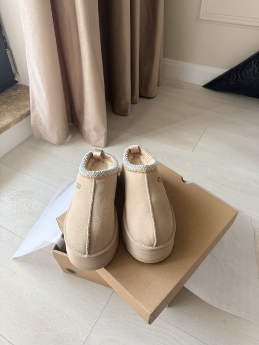 UGG Sand Tazz 37