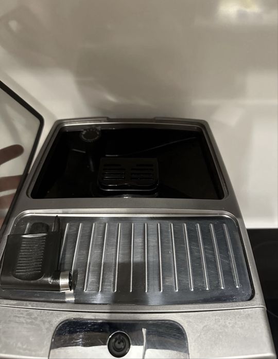 Кофемашина Delonghi Dinamica