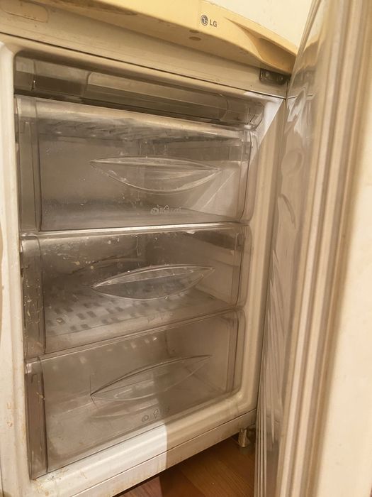 продам холодильник