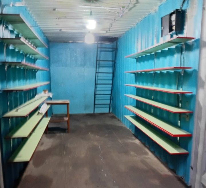 Полочки в отличном состоянии