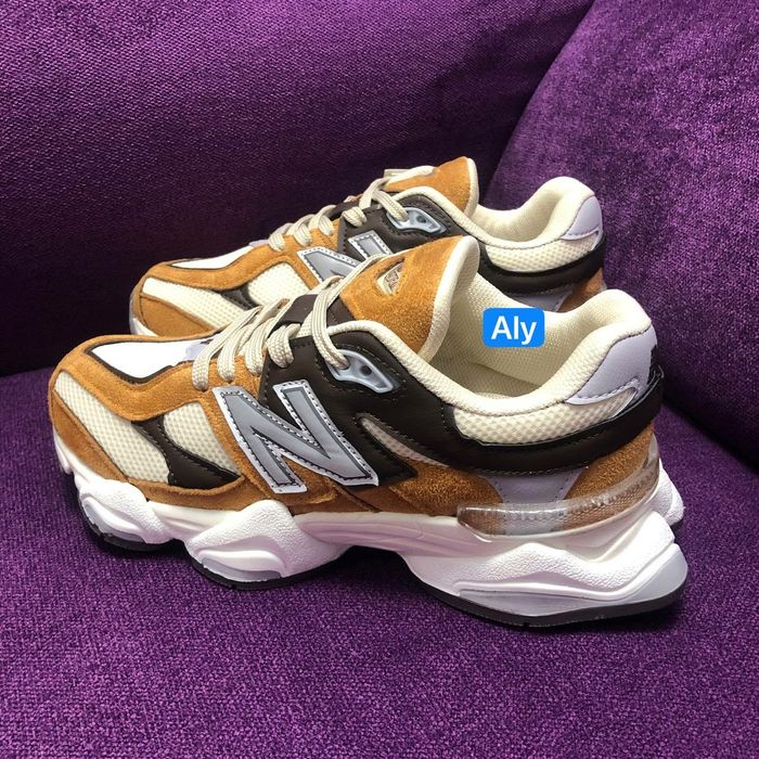 Adidasi și ugg--uri