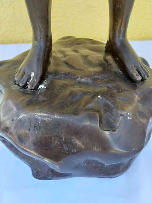 Statuie de colectie baiat din beonz