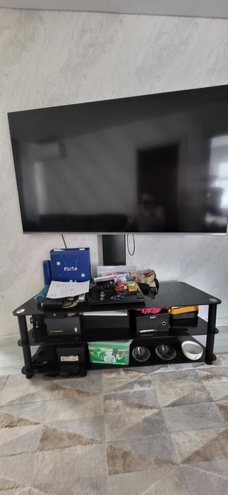 Тумба под телевизор с креплением