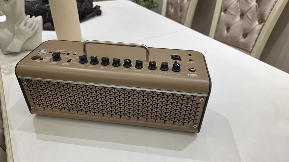 Комбоусилитель для акустической гитары Yamaha THR 30 II A Wireless