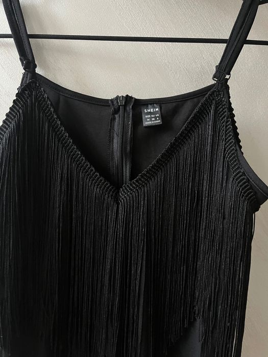 Малка черна рокля SHEIN с ресни