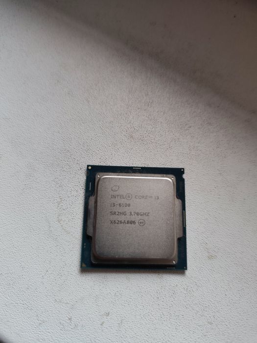 Procesor i3, t9600, p6200, t4400, 2x2, 2x4 ram ddr3, HDD 1 tb și 320,