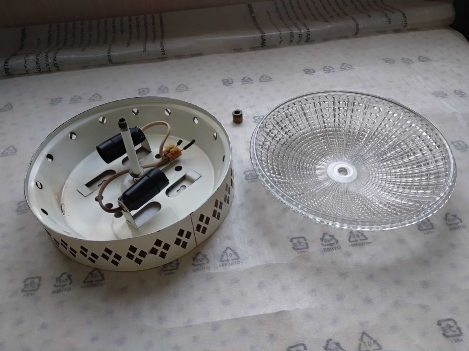 Светильник, настенный, потолочный.