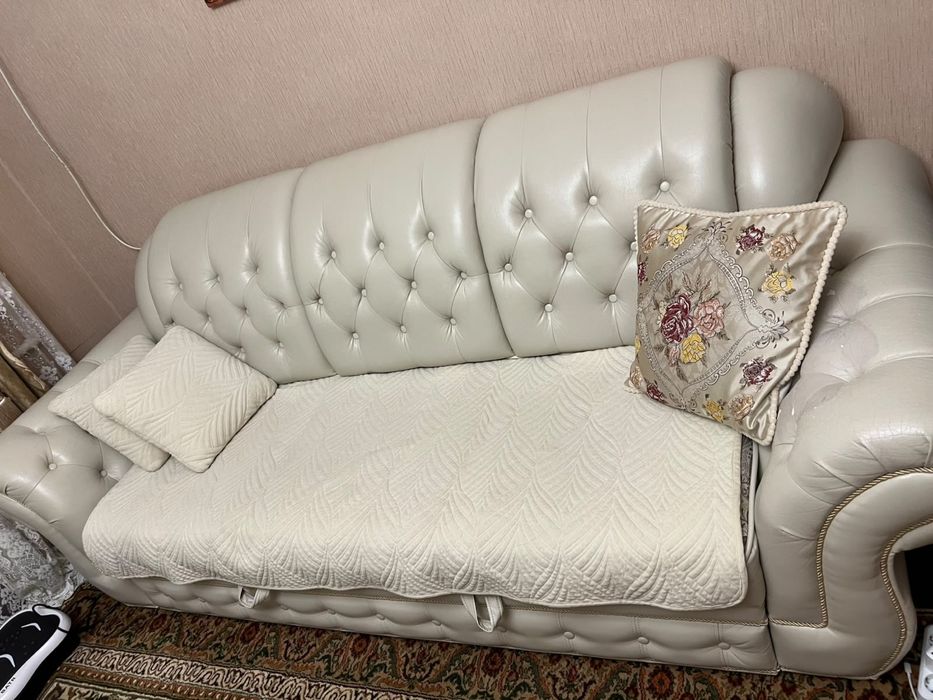 Продется диван кожанный
