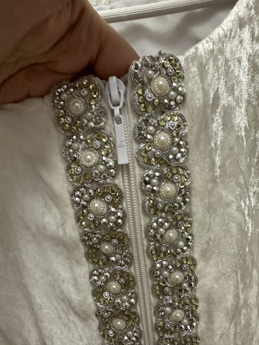 Костюм женский белый