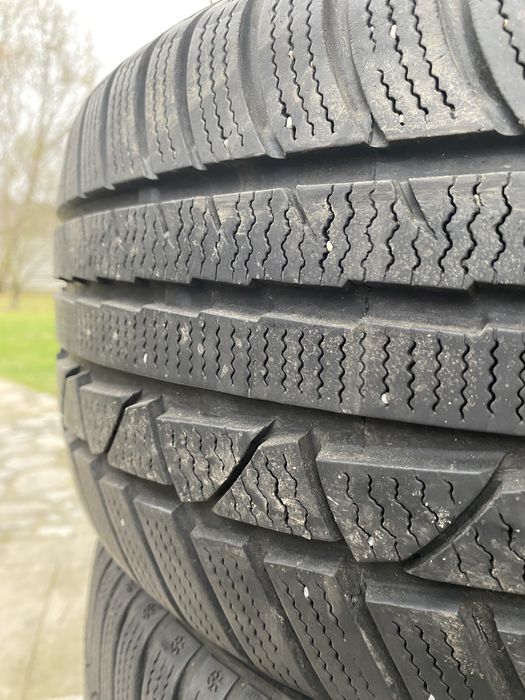 Anvelope iarna 225/40/18