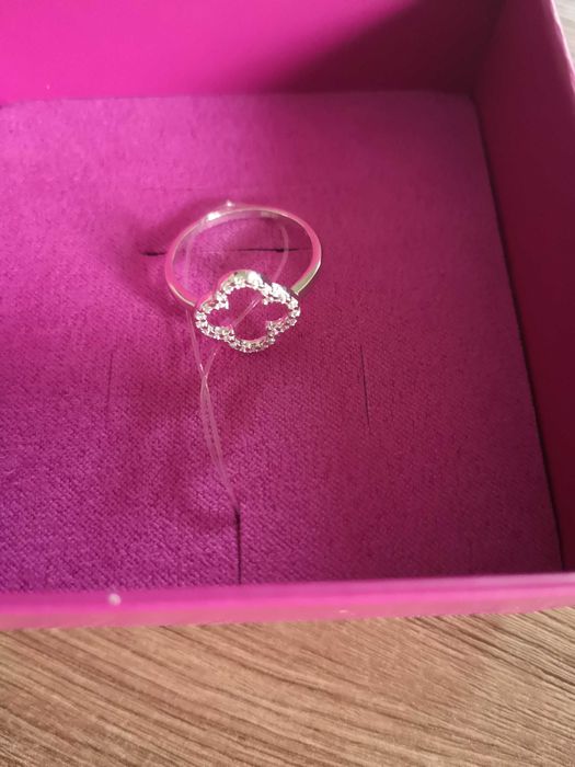 кольцо из серебра с фианитами