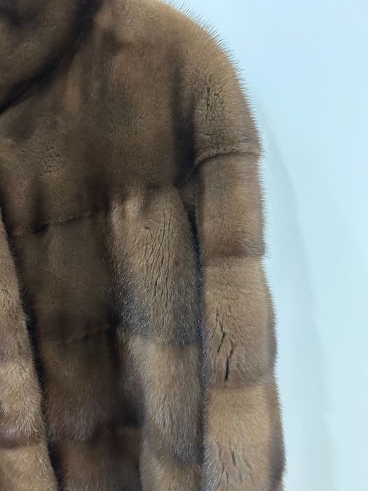 Норковая шуба, Греция