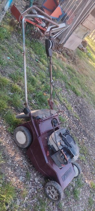 vand motocoasa gazon cu tractiune