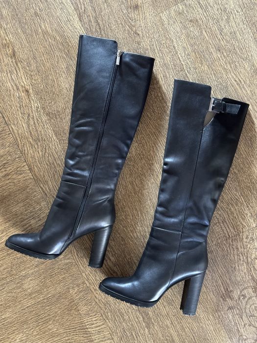 Продам кожаные сапоги basconi