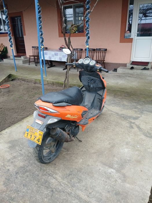 Vând  Scuter Malaguti f12