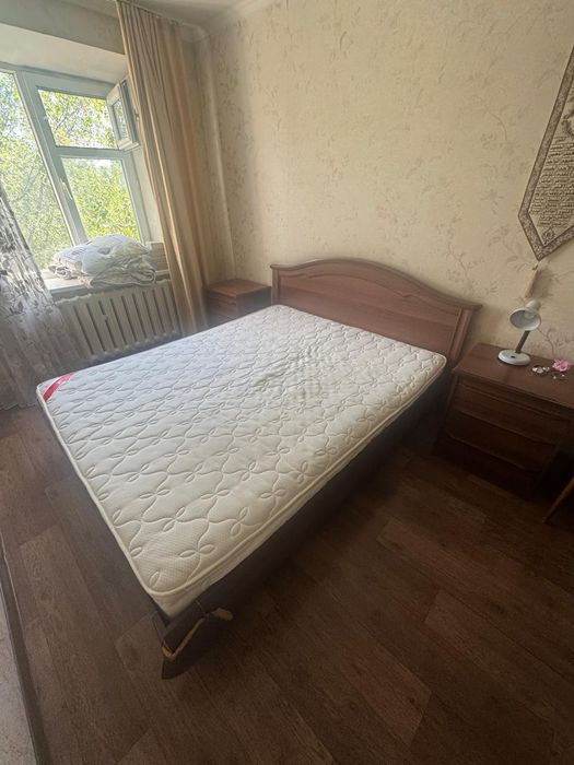 Кровать с тумбочками