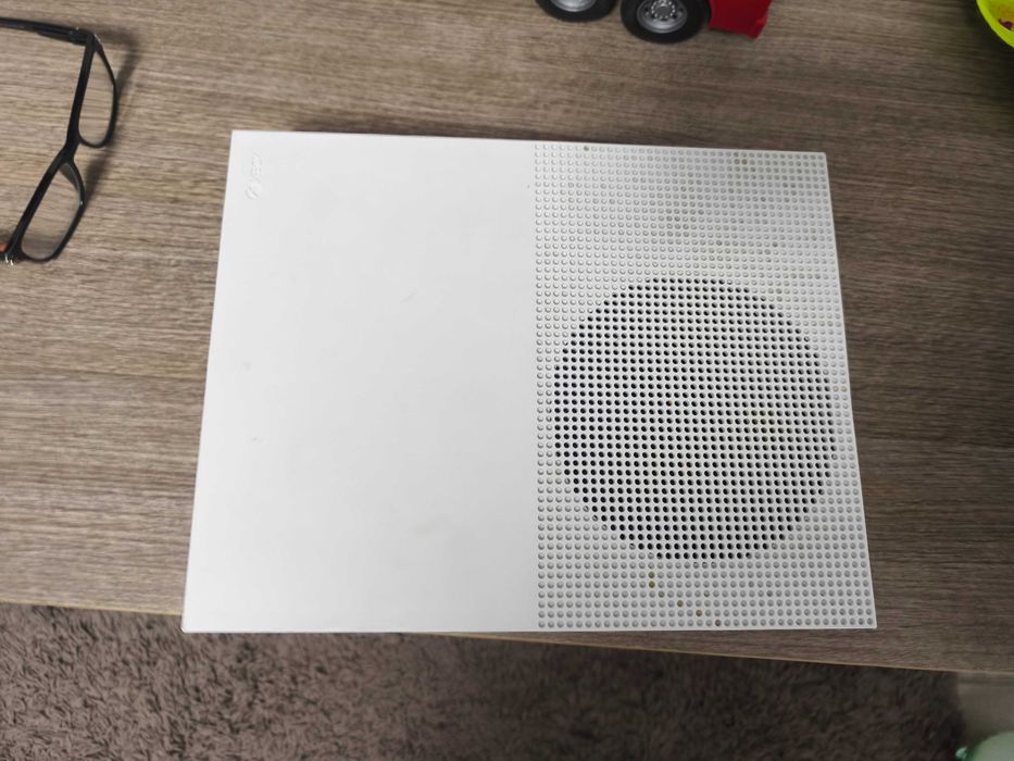consola Xbox One S 500gb + controller wireless proveniență Anglia