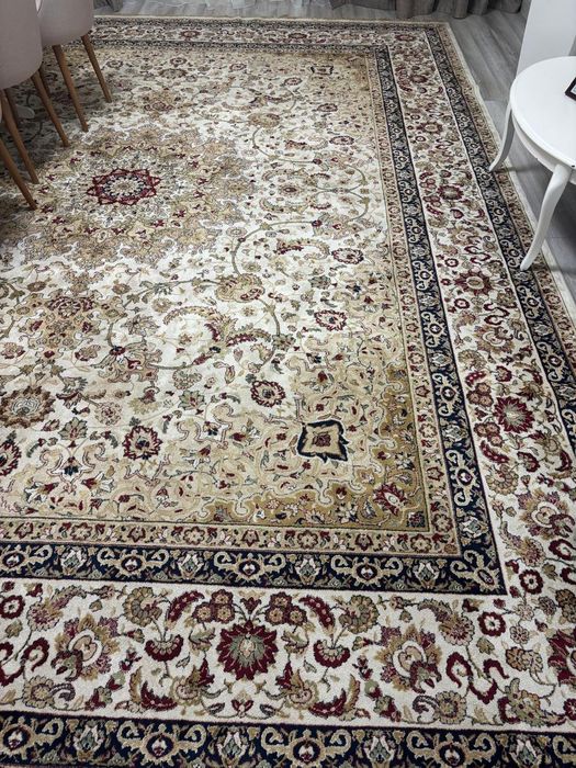 Продам ковёр 4 на 5