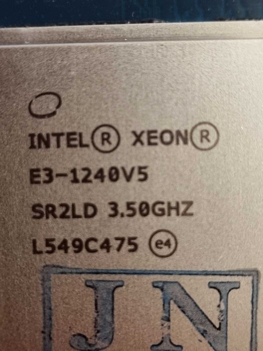 Два процесора Intel Xeon E5-2696 v3 2.30GHz, 45MB, 18 Core,FCLGA2011-3