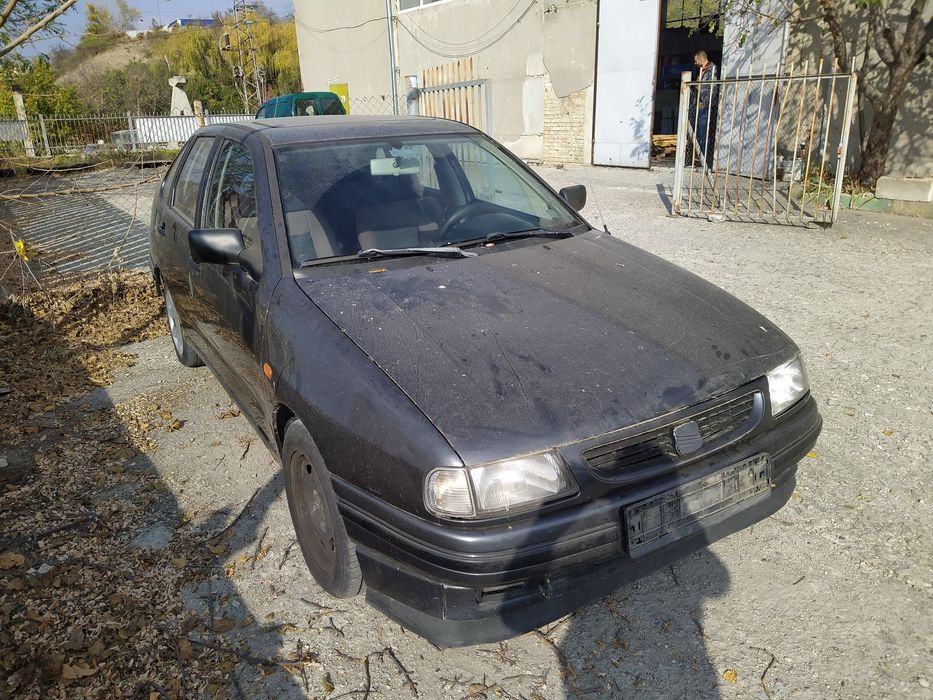 Продавам на части SEAT CORDOBA 1.6