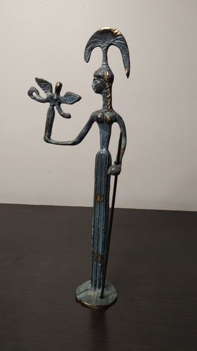 Много красива, модернистична статуетка на Атина Палада. Бронз.