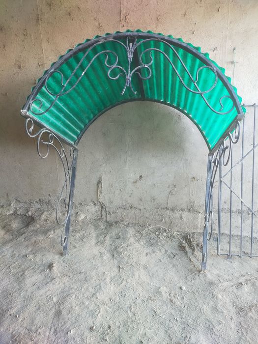 Карниз и решетка на окно