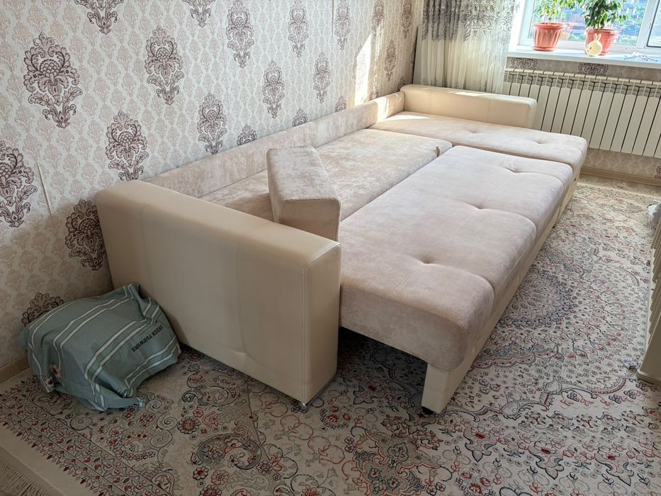 Продам угловой Диван в отличном состоянии