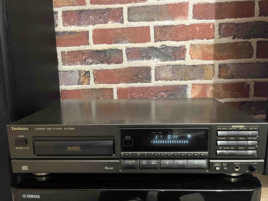 Techics/ compact disk player SL-PG300