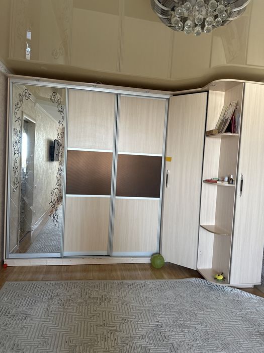 Шифоньер угловой