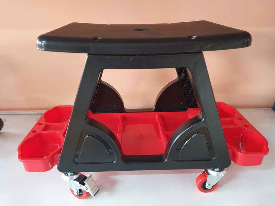 Стул каталка для детейлинга