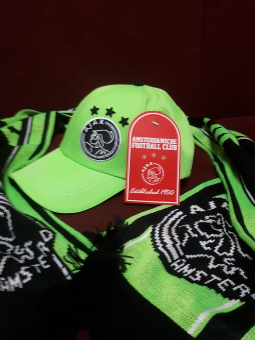 Кепка и шарф для болельщиков команды AJAX