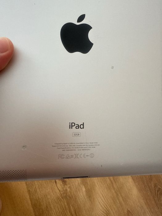 iPad srochna sotiladi