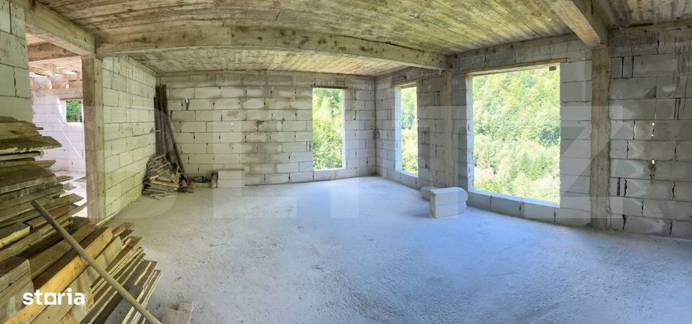 Cabana 5 camere, teren de 1000 mp, Valea Ierii