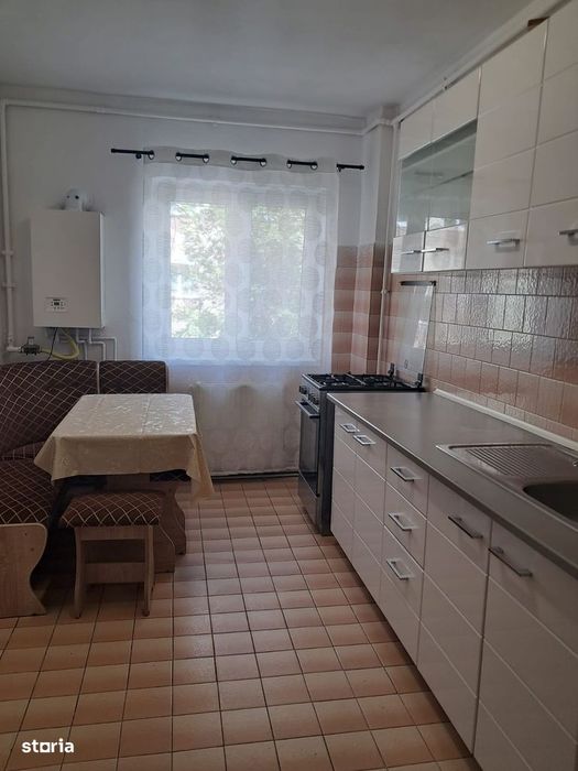 Apartament 3 camere etaj 1, strada Siretului