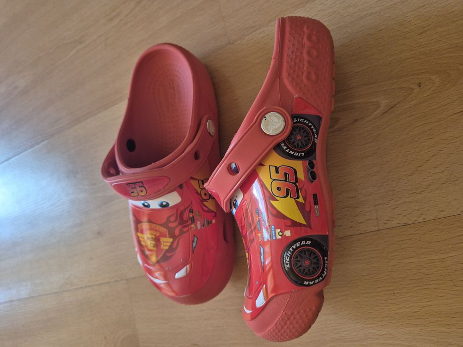 Crocs cars saboti