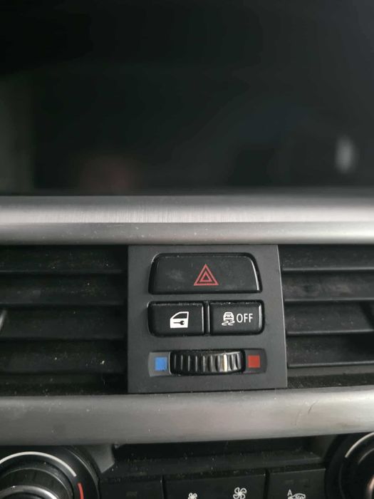Фейс копче за аварийни BMW E90/E91/E92