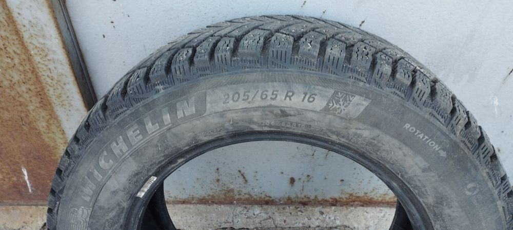 Продам зимние шины MICHELIN 205/65 R16