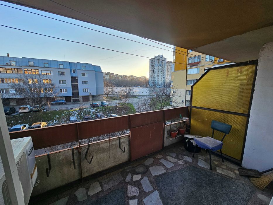 Тристаен Апартамент - Русе/Чародейка - Юг