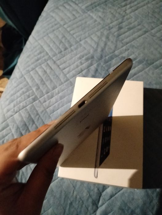 Продам Айпад мини