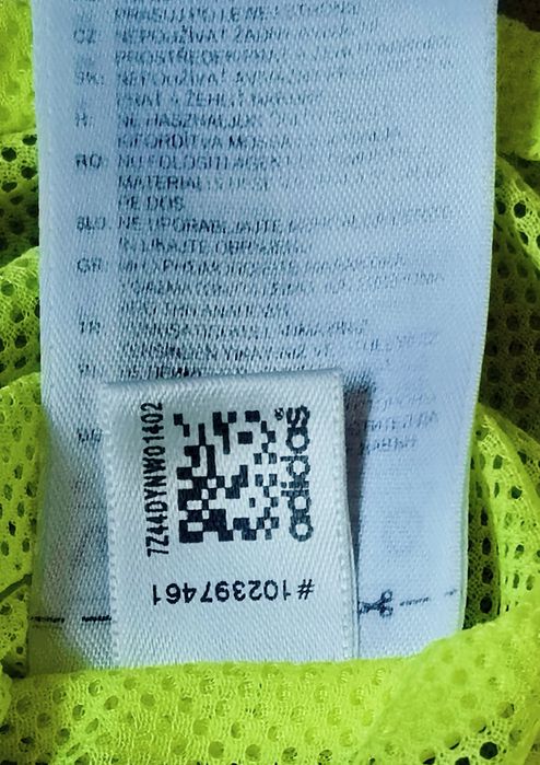 Maieu Adidas tip plasa.