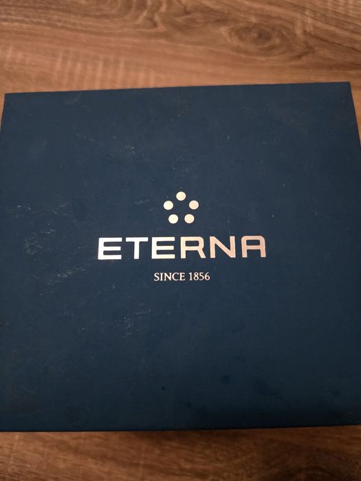 Часовник Eterna Artena