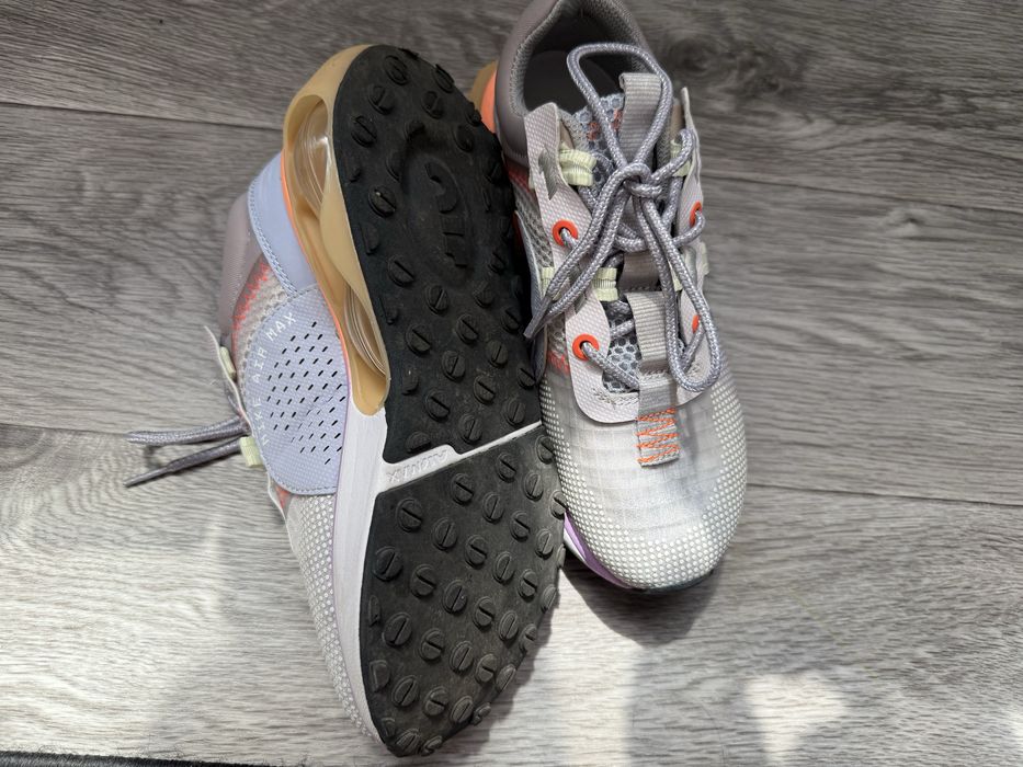Продам кроссовки Nike