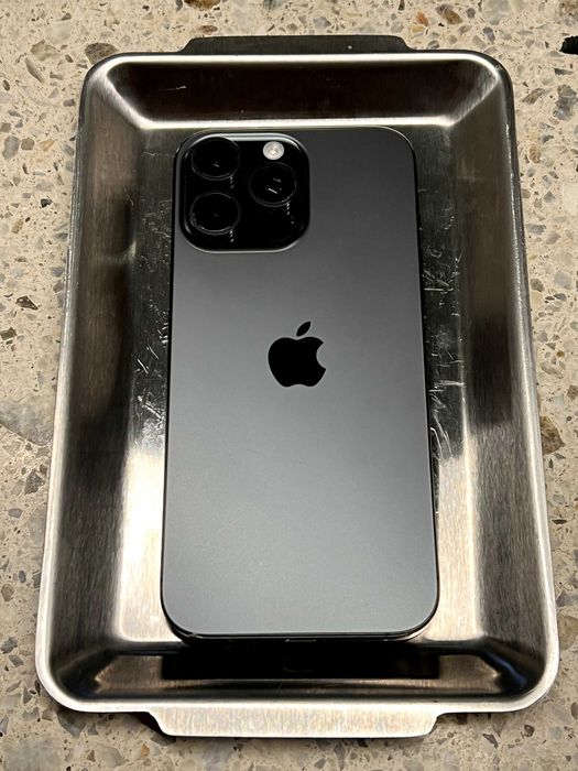 Продам Iphone 16 pro max 512 gb