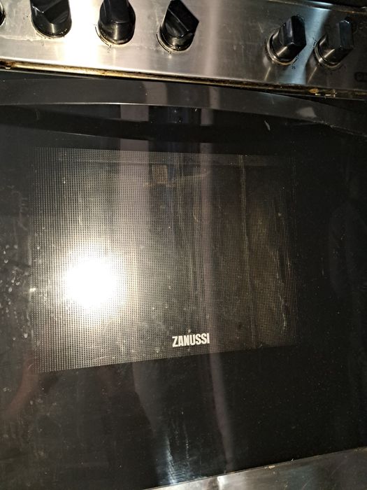 Argaz zanussi inox cu cuptor si grill 4 oichiuri