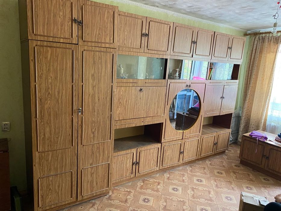 Отдадим бесплатно мебель, стол, диван всё что на фото