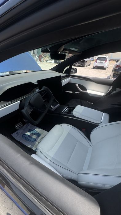 Продаётся Tesla model X plaed 1024 Л.С 2022 год выпуска .Обмен .